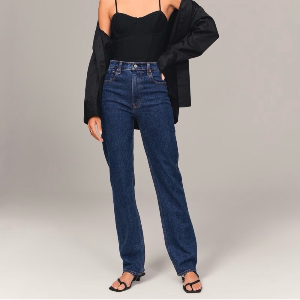 NWT Abercrombie + Fitch Ultra High Rise 90s Straight Jeans